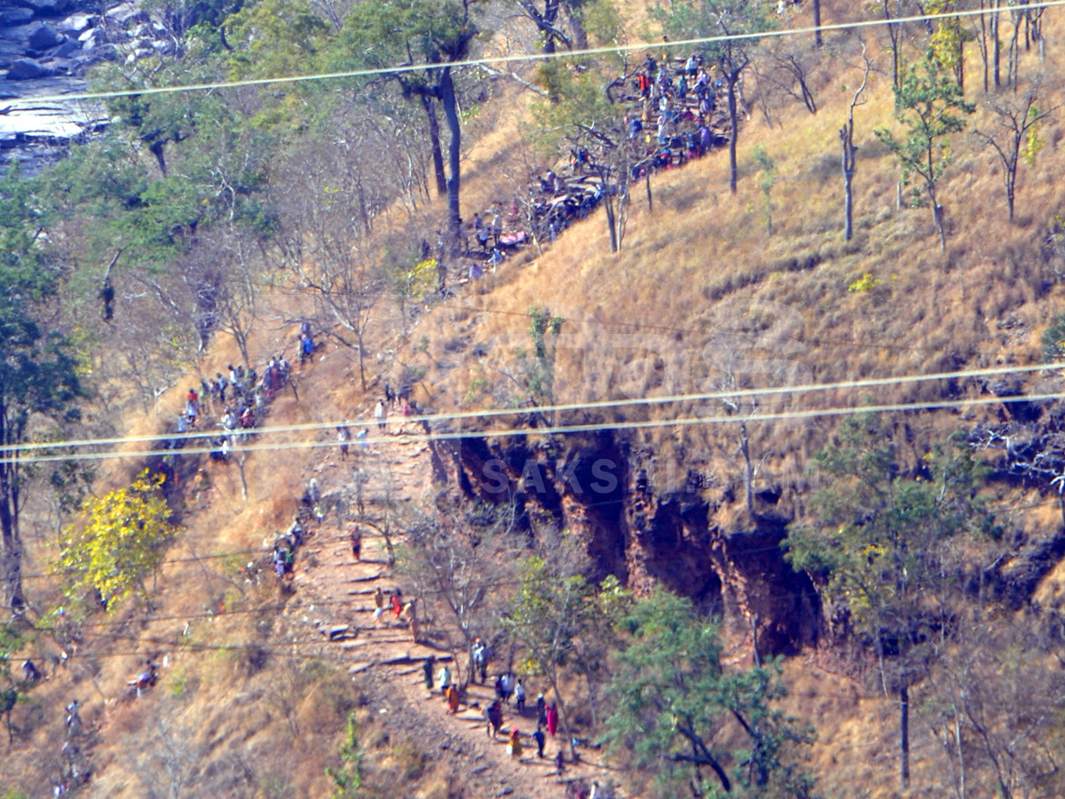 Huge Shiva Devotees Walking To Srisailam Photos19