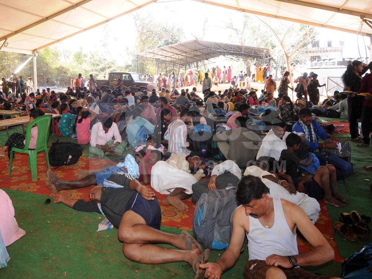Huge Shiva Devotees Walking To Srisailam Photos34