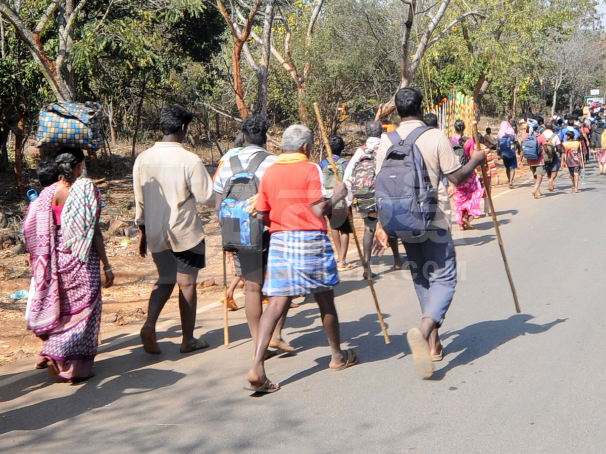 Huge Shiva Devotees Walking To Srisailam Photos38