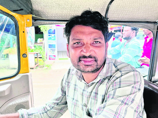 ఆటో.. జీవనం ఎటో..? 1