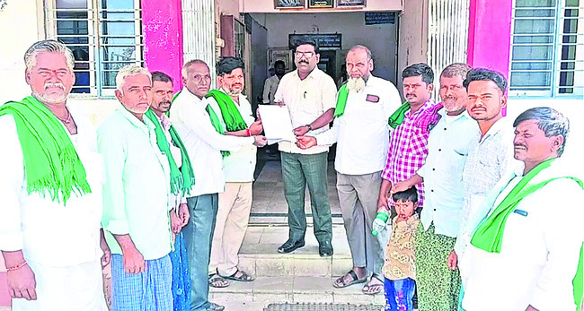 రైతులకు 12 గంటల విద్యుత్‌ అందించరూ..4