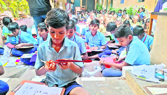 మొసలికి వ్యక్తి బలి?  1