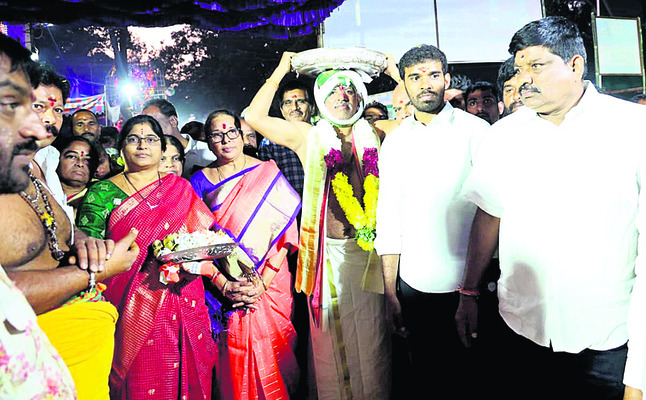 చెవిరెడ్డిపై ఉప్పొంగిన అభిమానం1