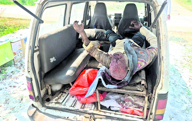 80 వేల నాణేలతో శివలింగం 
1