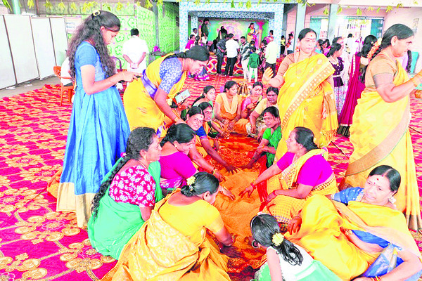 రామయ్యకు  సువర్ణ తులసీ అర్చన1