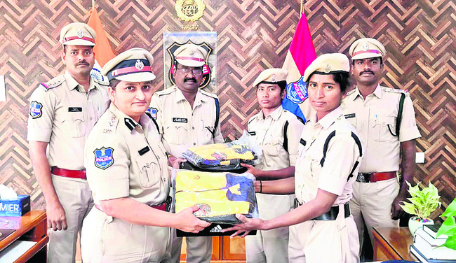 రాష్ట్రస్థాయి స్పోర్ట్స్‌ మీట్‌లో ప్రతిభ చూపాలి 
1