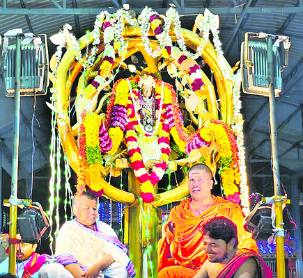 కేశవా..కనికరం లేదా! 5