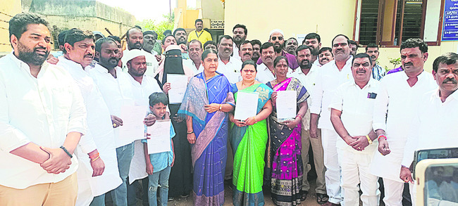 చైర్‌పర్సన్‌ పీఠం బీఆర్‌ఎస్‌దే 1