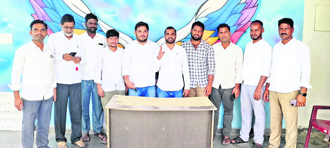 విద్యార్థులకు సైకిళ్ల అందజేత 1