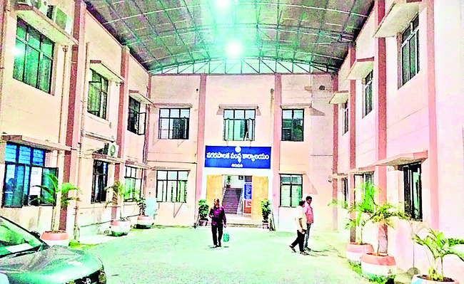 ఆ పాపం.. ఇంటి దొంగలదేనా? 1