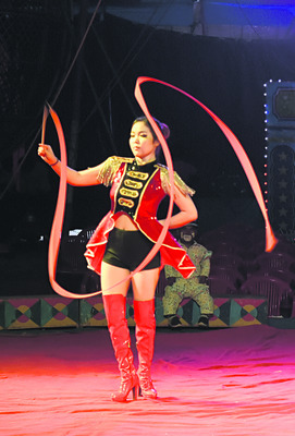 ఆకలి చేయిస్తున్న విన్యాసం1