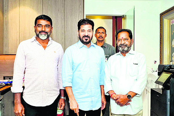 ‘పుల్వామా’ వీరులకు నివాళి 
1