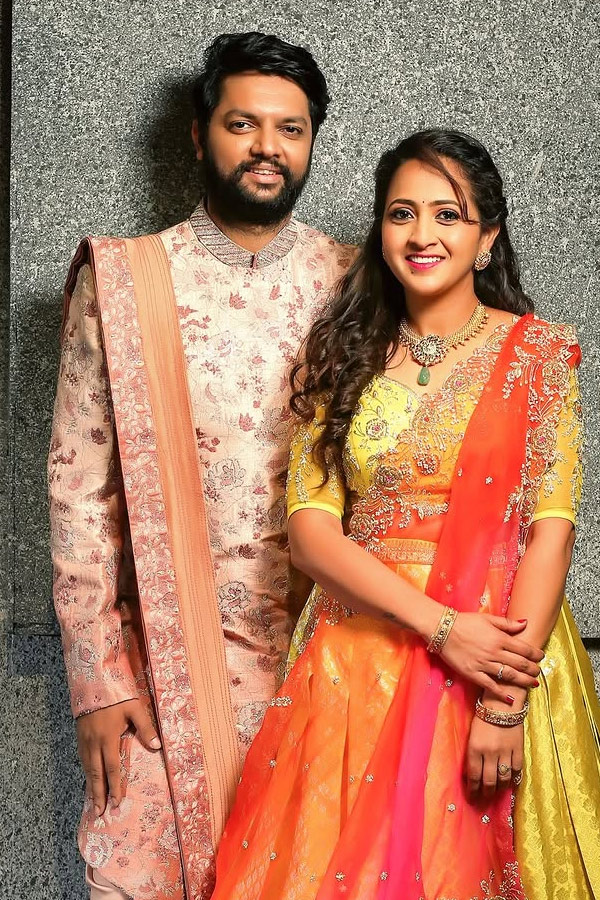 Anchor lasya wedding Anniversary Photos7