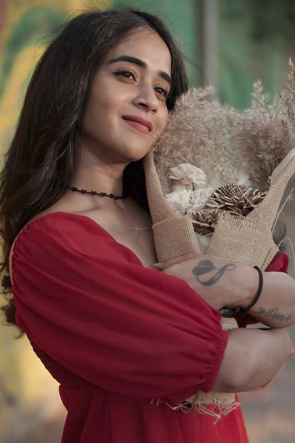 Celebrities Celebrated Valentines Day 2026 Photos19