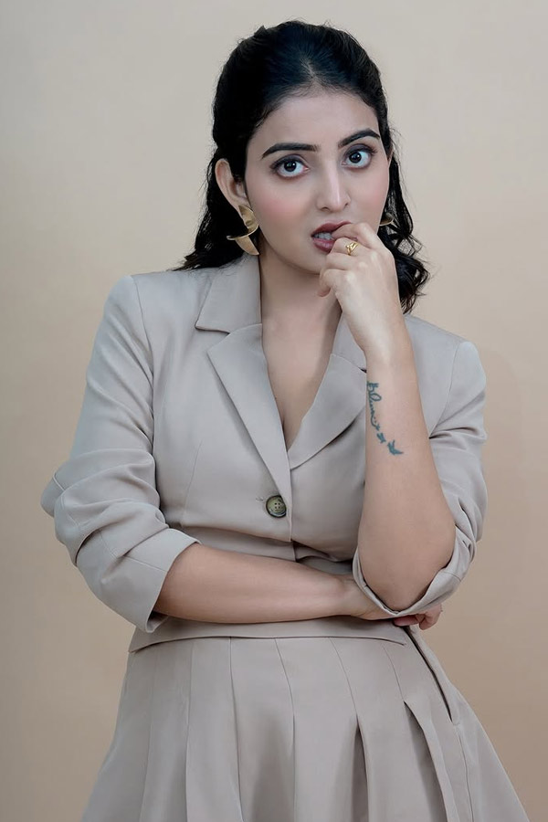 Celebrities Celebrated Valentines Day 2026 Photos22