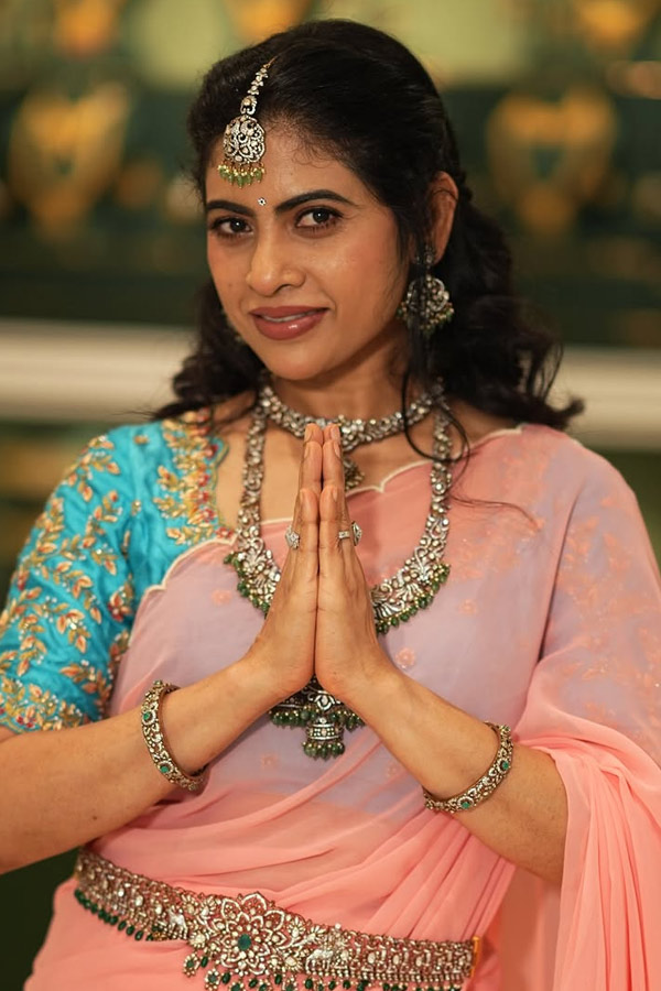 Celebrities Celebrated Valentines Day 2026 Photos27