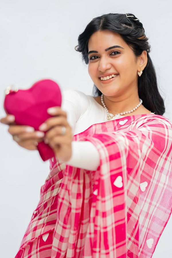 Celebrities Celebrated Valentines Day 2026 Photos29