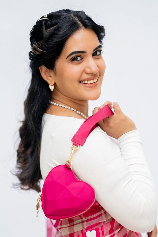 Celebrities Celebrated Valentines Day 2026 Photos30