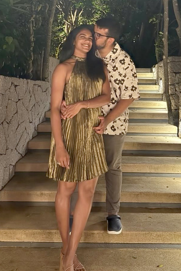 Celebrities Celebrated Valentines Day 2026 Photos4