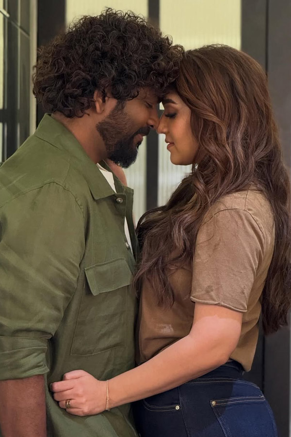 Celebrities Celebrated Valentines Day 2026 Photos6