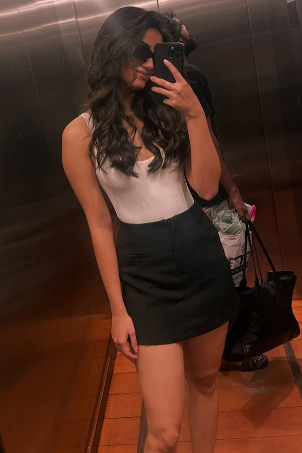 Celebrities Celebrated Valentines Day 2026 Photos9