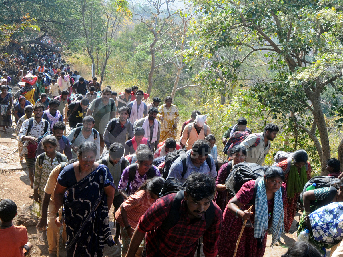 Devotees Throng Srisailam on Maha Shivaratri Photos12