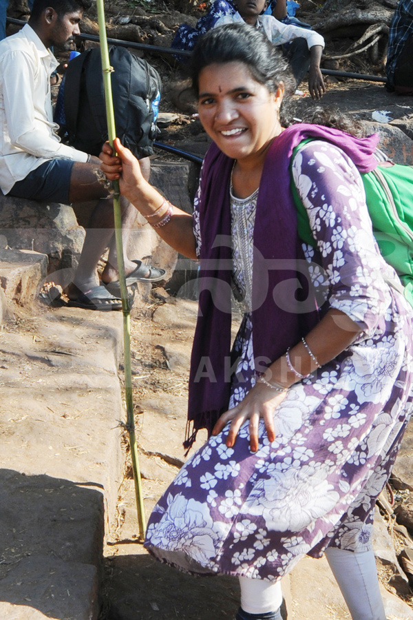 Devotees Throng Srisailam on Maha Shivaratri Photos14