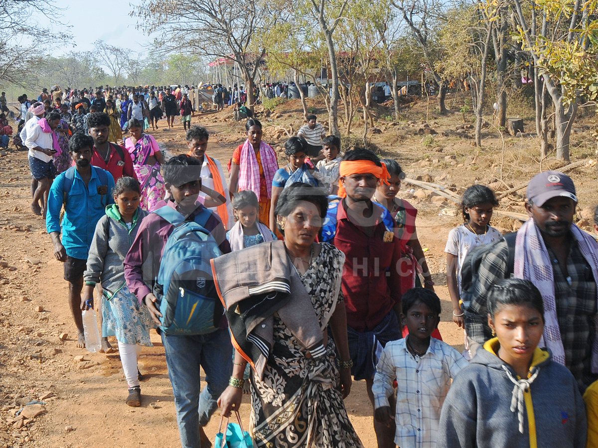 Devotees Throng Srisailam on Maha Shivaratri Photos21