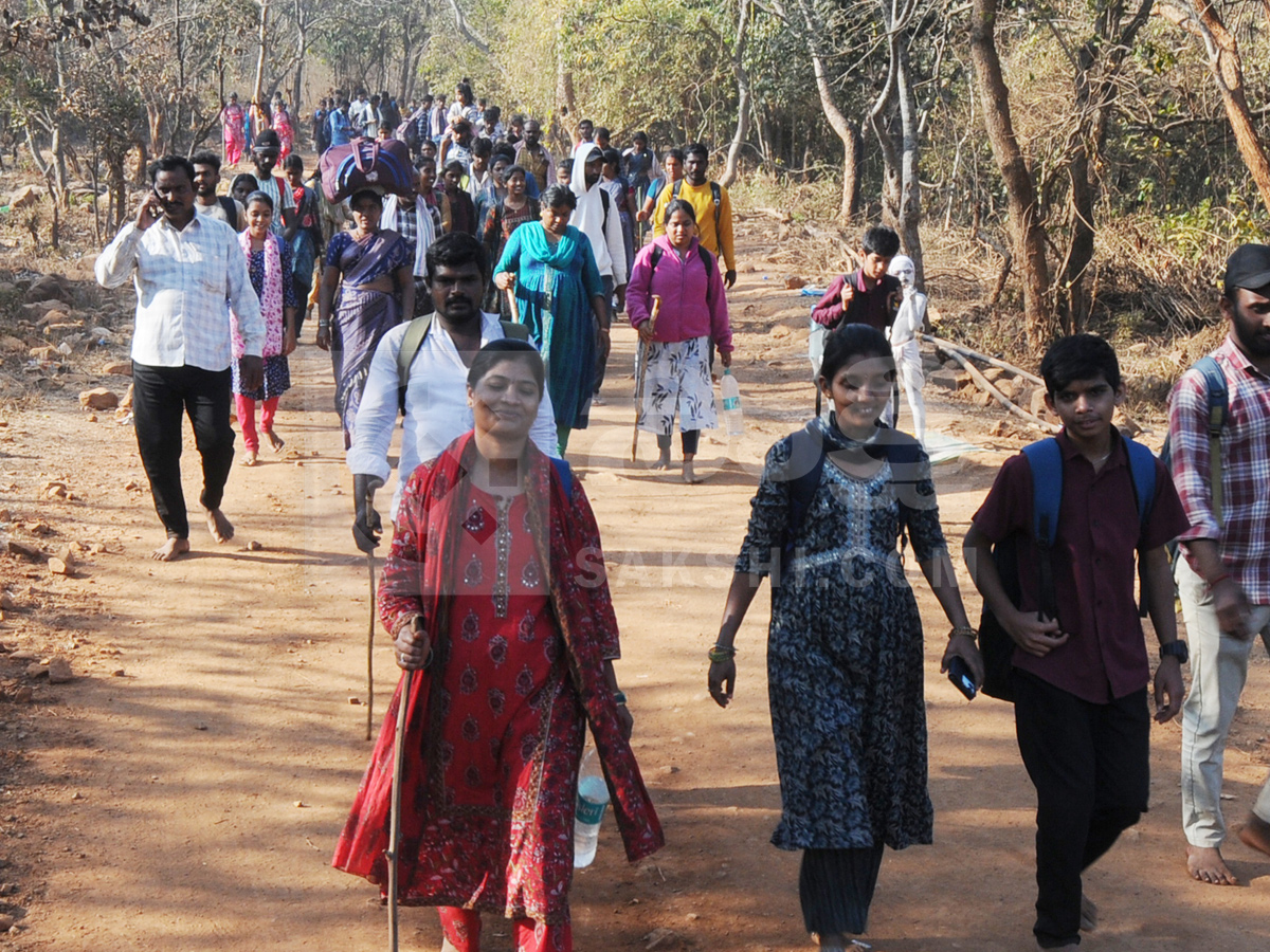 Devotees Throng Srisailam on Maha Shivaratri Photos25
