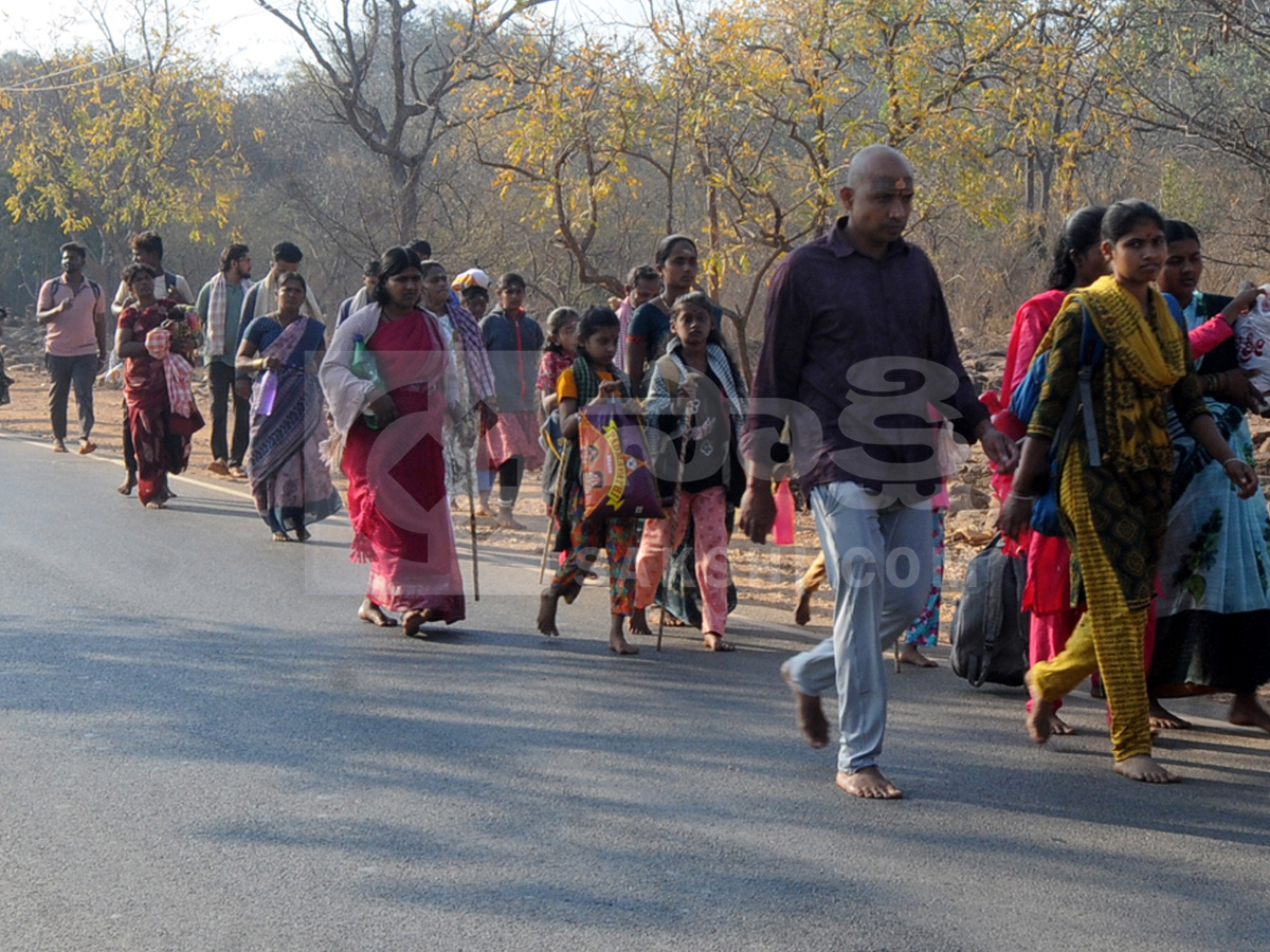 Devotees Throng Srisailam on Maha Shivaratri Photos27