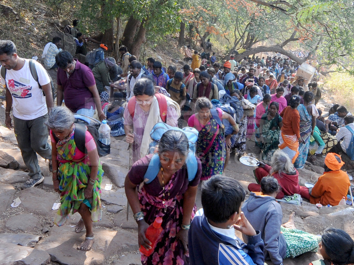 Devotees Throng Srisailam on Maha Shivaratri Photos9