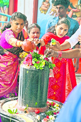 భక్తజనసంద్రమైన శైవ క్షేత్రాలు 
2