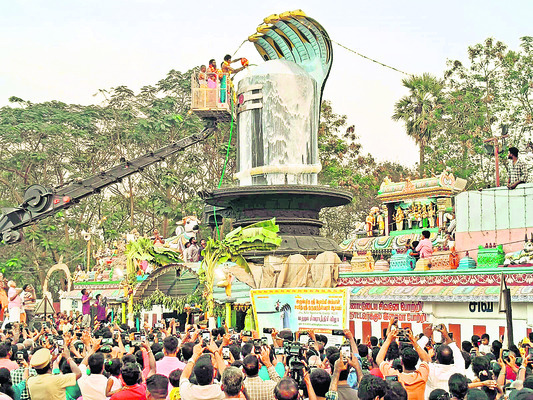 భక్తులతో పోటెత్తిన శివాలయాలు2