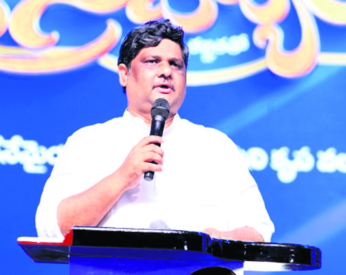 మృతదేహంతో ధర్నా 
3