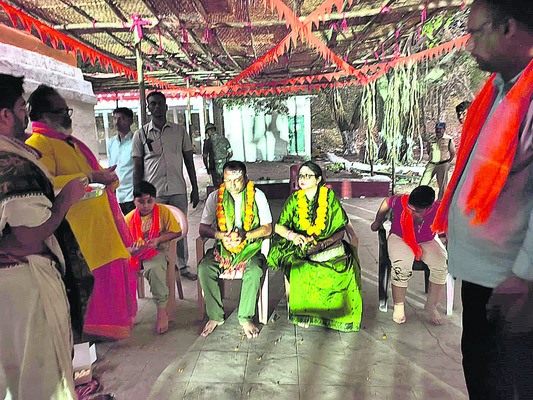 ‘బుగ్గ’లో సీపీ పూజలు2