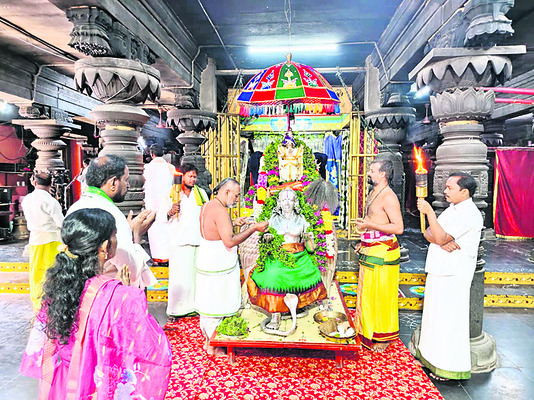 అప్పన్నకు వైభవంగా ఆర్జిత సేవలు1