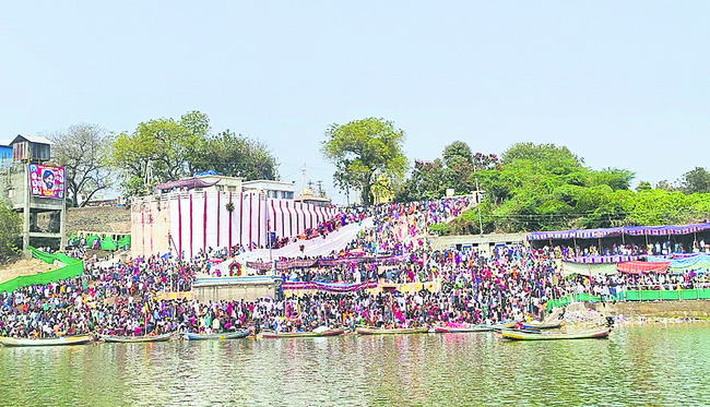 శైవక్షేత్రాలకు పోటెత్తిన భక్తులు 1