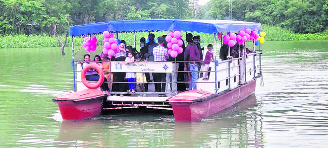 రామయ్యకు  స్వర్ణ పుష్పార్చన2