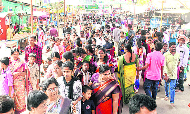 వేయిస్తంభాల ఆలయంలో శివరాత్రి వేడుకలు2