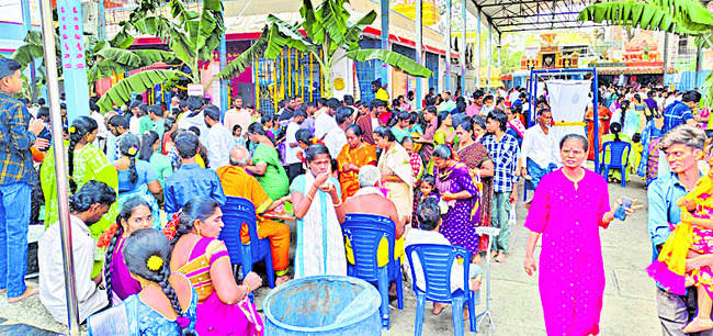 భక్తిశ్రద్ధలతో శివరాత్రి వేడుకలు1