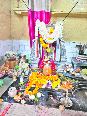 భక్త జనసంద్రంగా సత్రశాల 1