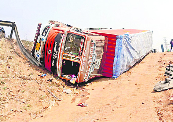 రాష్ట్ర స్థాయి క్రీడల్లో గుడ్లవల్లేరు పాలిటెక్నిక్‌ విద3