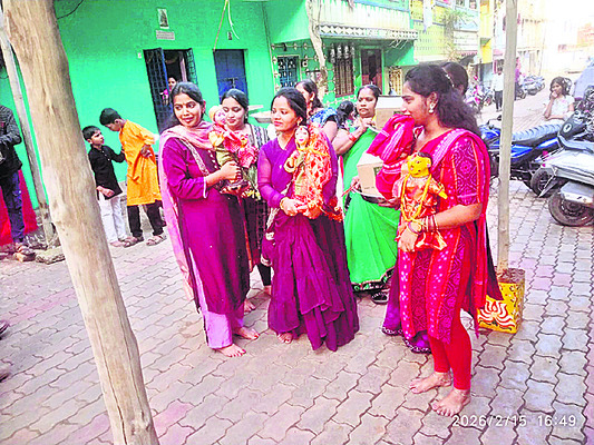 ● గుప్తేశ్వర్‌లో భక్తుల కోలాహలం 
1