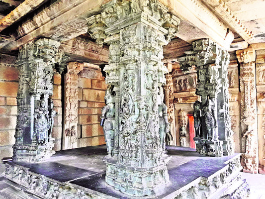 వైష్ణవాలయంపై గుప్త నిధుల ముఠా విధ్వంసం1