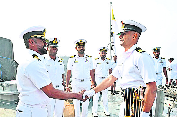 సంద్రంలోసైనిక శోభ 2