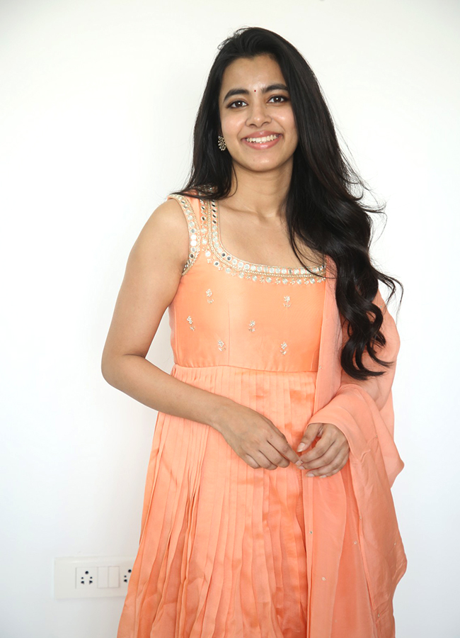Actress Shivani Nagaram Exclusive Hilarious Interview HD Photos11