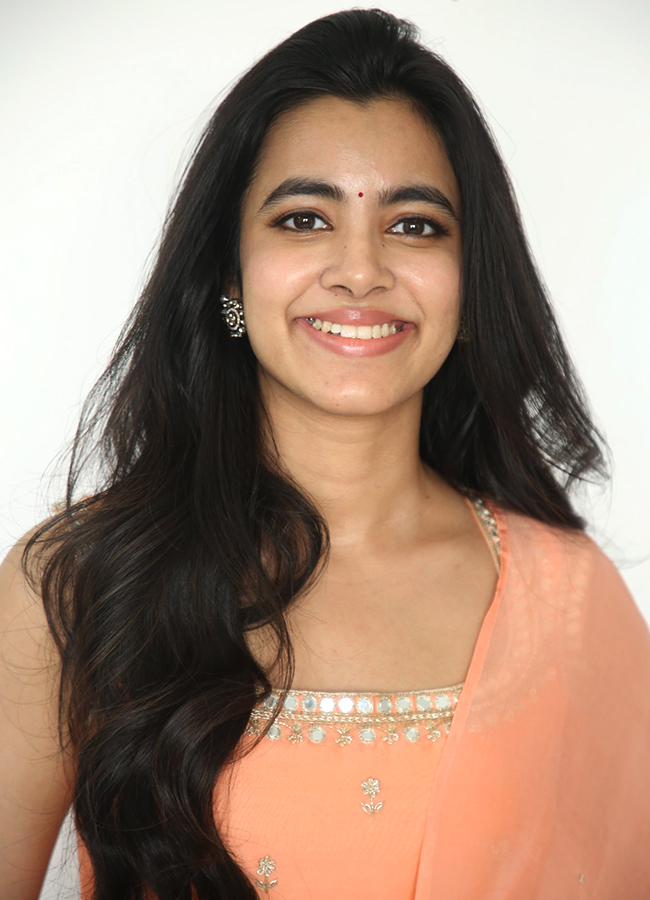 Actress Shivani Nagaram Exclusive Hilarious Interview HD Photos14