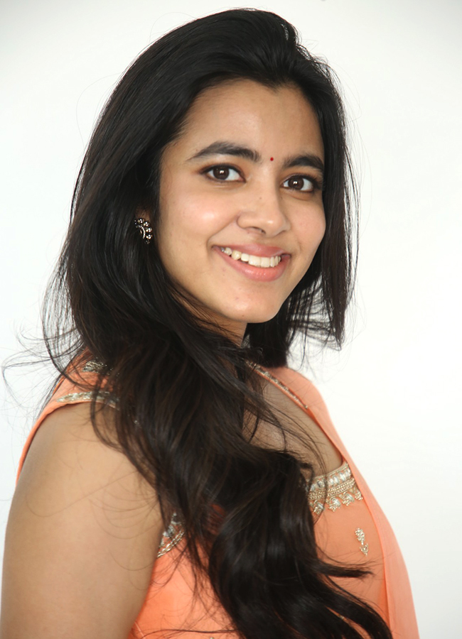 Actress Shivani Nagaram Exclusive Hilarious Interview HD Photos15