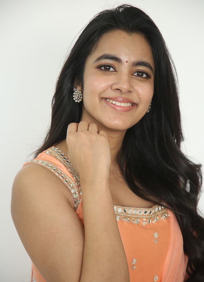 Actress Shivani Nagaram Exclusive Hilarious Interview HD Photos3