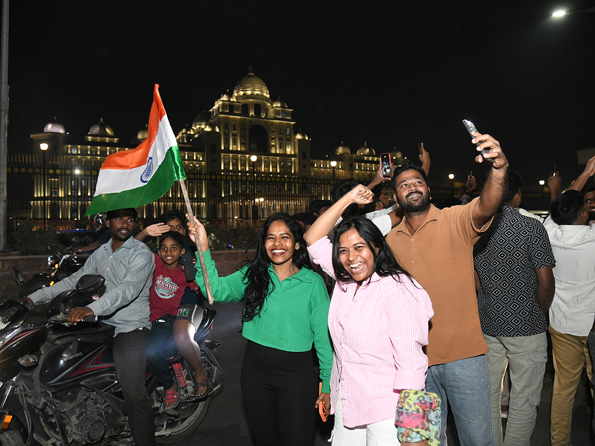 Cricket fans celebrate Indias victory over Pakistan at hyderabad25